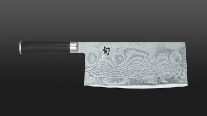 
                    The Chinese chef's knife reminds of a meat chopper