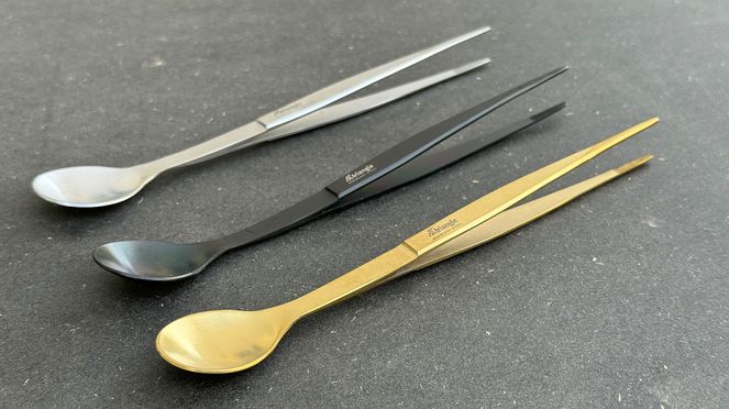 
                    Cuillère de dégustation avec des autres variantes de la cuillère de dégustation