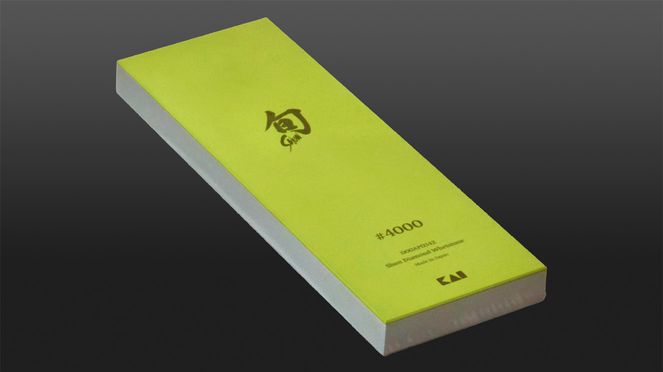 
                    Der Diamant-Schleifstein 4’000 sorgt für extreme Schärfe, welche über jener eines neuen Messers liegt (Körnung 3'000).