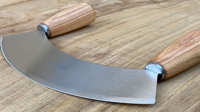 
                    Caminada Wiegemesser mit Holzgriffen aus Eschenholz
