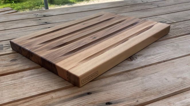 
                    The bread/cheese board can be used on both sides